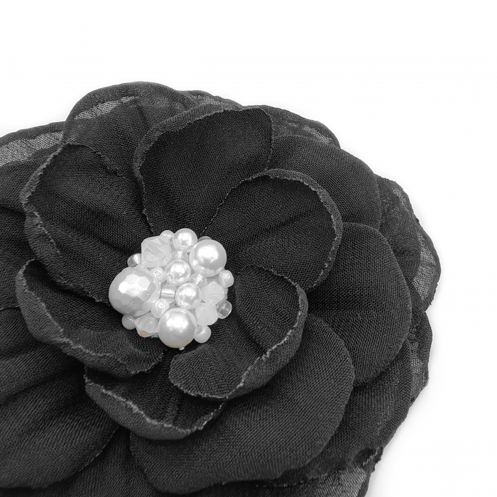 brosa-floare-textila-neagra-mijloc-alb [3]