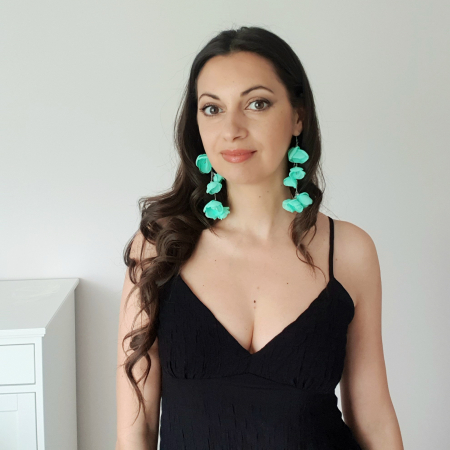 cercei-foarte-lungi-flori-verde-menta [1]