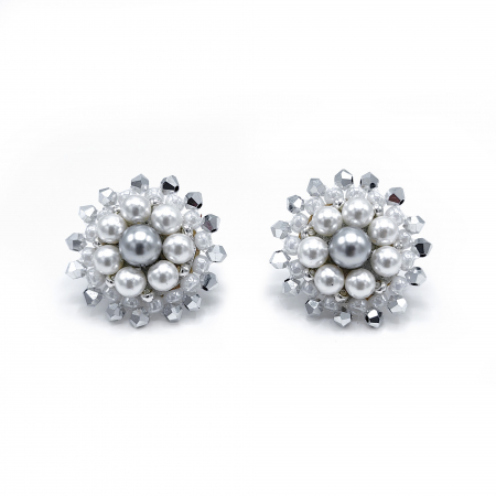Accesorii si bijuterii mirese - cercei-rotunzi-perle-cristale-alb-argintii-surub-mirese