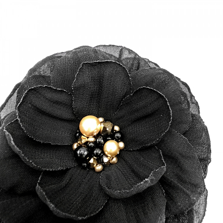 brosa-floare-textila-neagra-mijloc-negru-auriu [2]