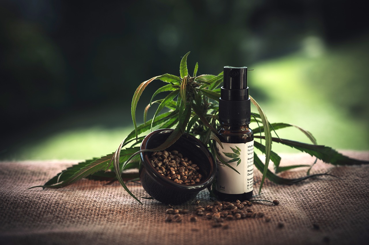 2. ulei cbd beneficii - sticluta cu cbd
