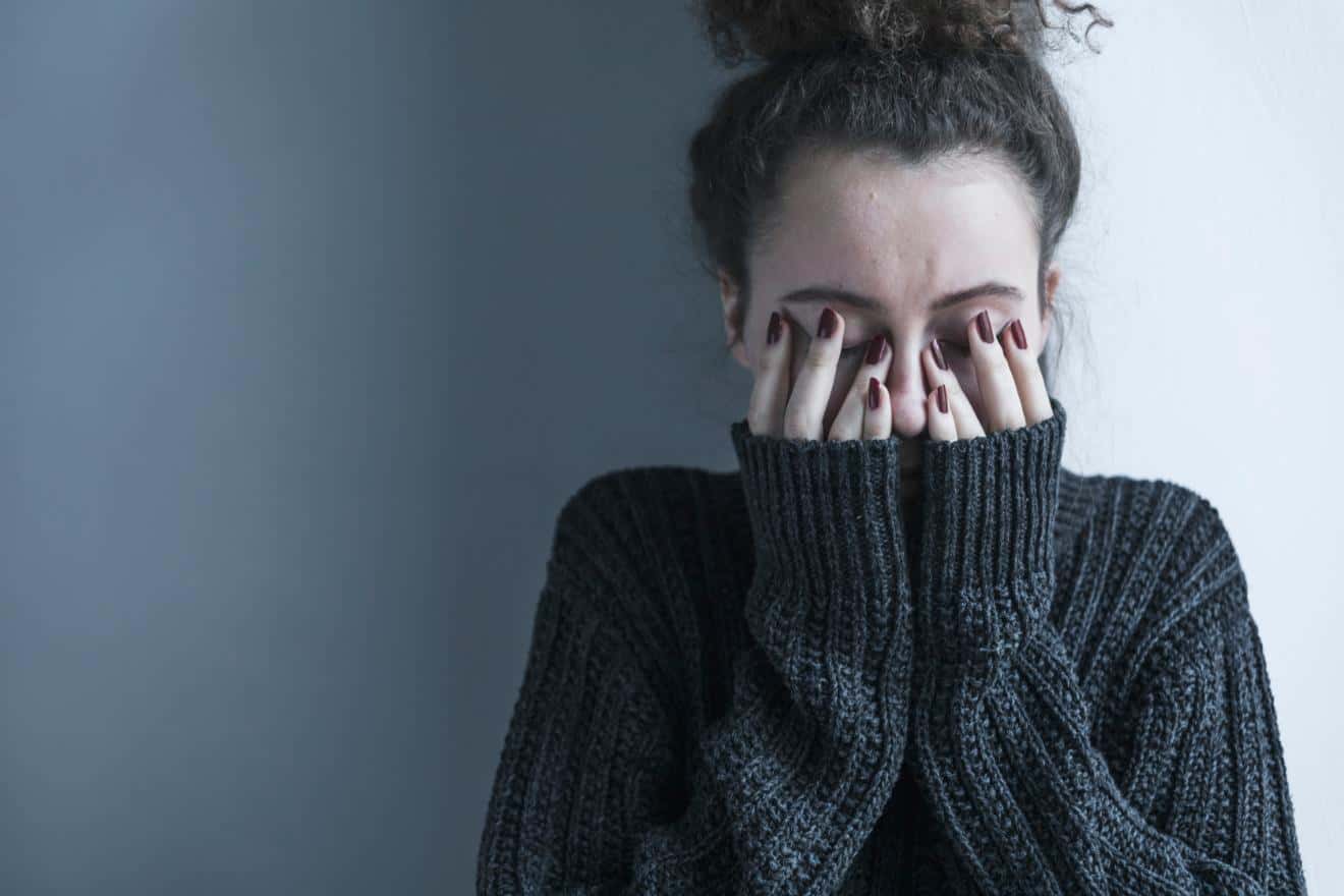 Adictie – cum se dezvolta, cum ne afecteaza viata si ce putem face pentru a o depasi?