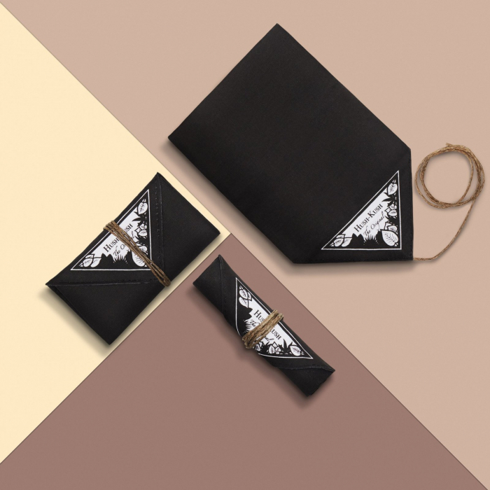 Pouch Hush Kush, Le St-James [2]