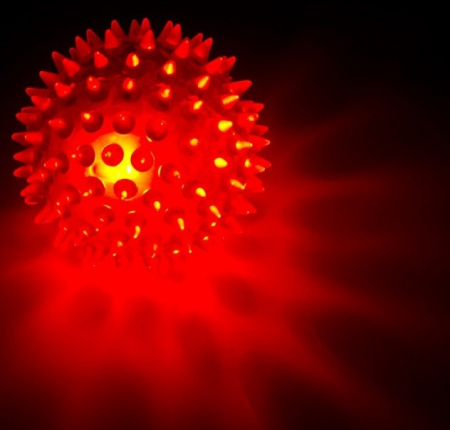 Jucarii pentru Caini - Jucarie minge roz cu led Ø 5,5 cm