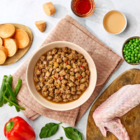Conserva Naturo Adult cu Carne de Curcan, Fructe si Legume in Sos cu Ierburi Aromatice 390g [2]