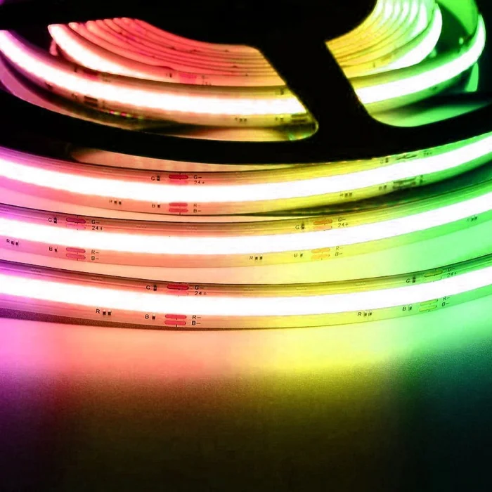 Lumina Caldă versus Lumina Rece – Ce Alegi pentru Casa Ta?