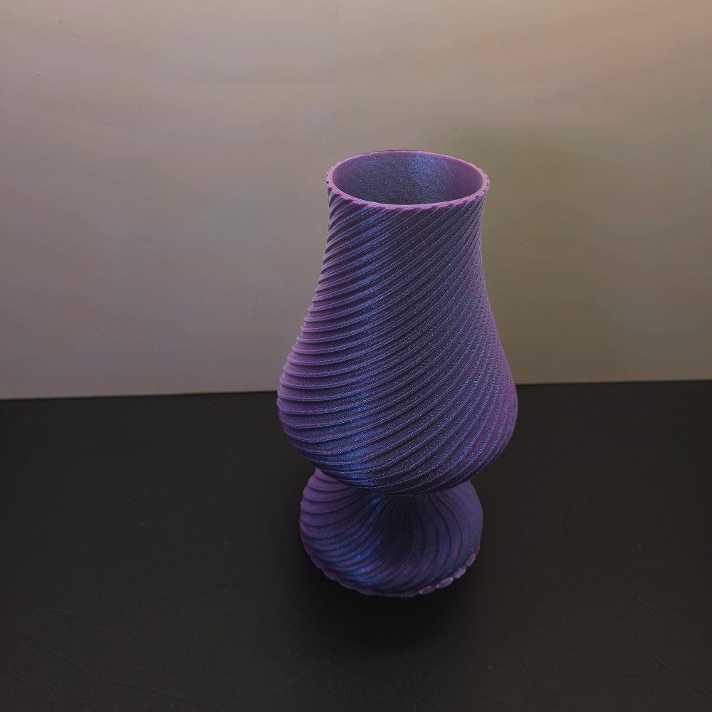 Vază Decorativă în Formă de Pocal– Design Unic cu Efect Spiralat [7]