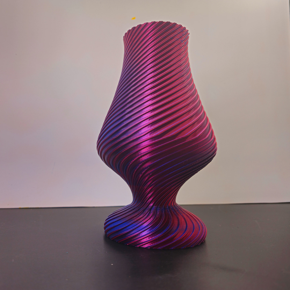 Vază Decorativă în Formă de Pocal– Design Unic cu Efect Spiralat [6]
