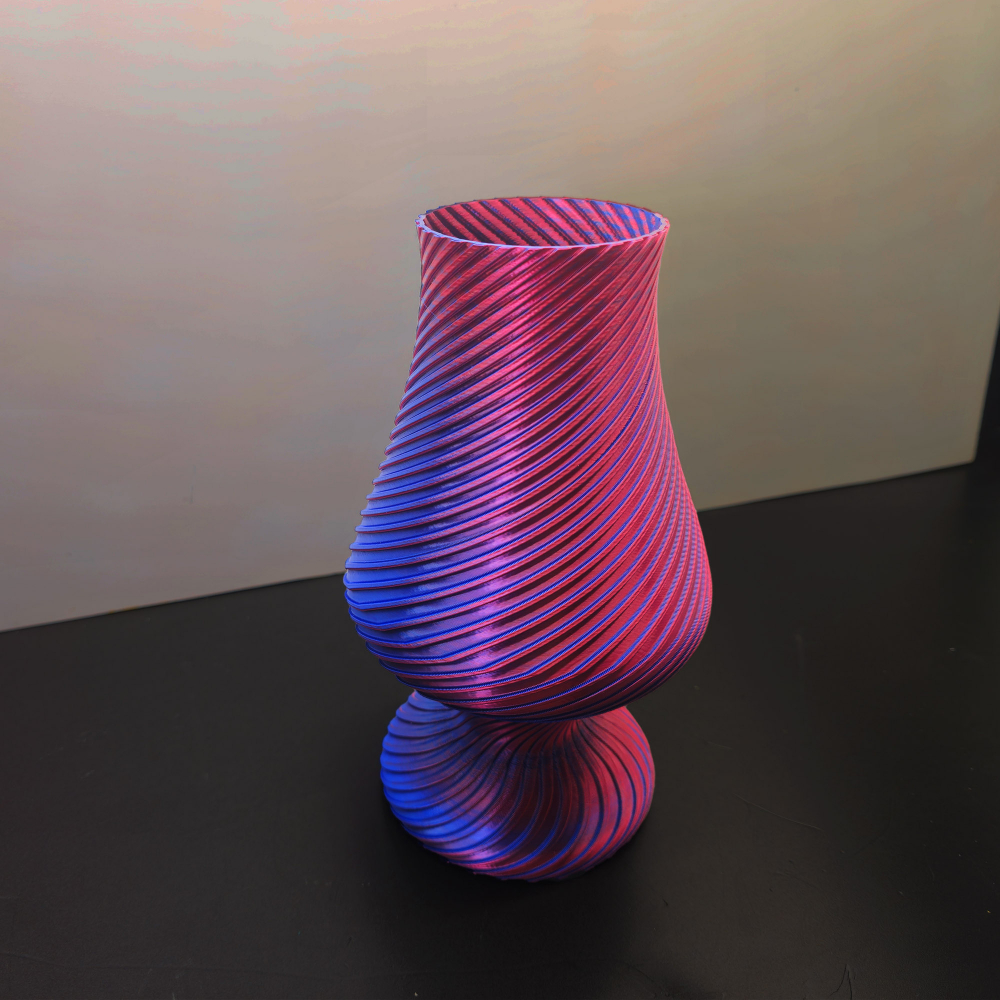 Vază Decorativă în Formă de Pocal– Design Unic cu Efect Spiralat [4]
