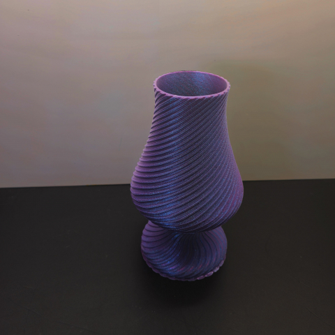 Vază Decorativă în Formă de Pocal– Design Unic cu Efect Spiralat [6]