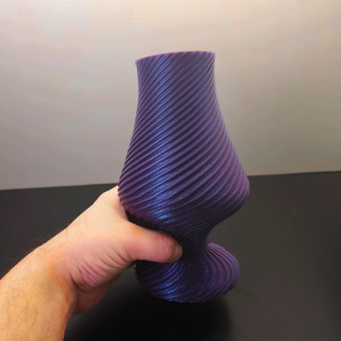 Vază Decorativă în Formă de Pocal– Design Unic cu Efect Spiralat [2]