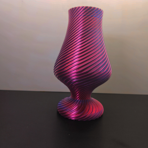 Vază Decorativă în Formă de Pocal– Design Unic cu Efect Spiralat [2]