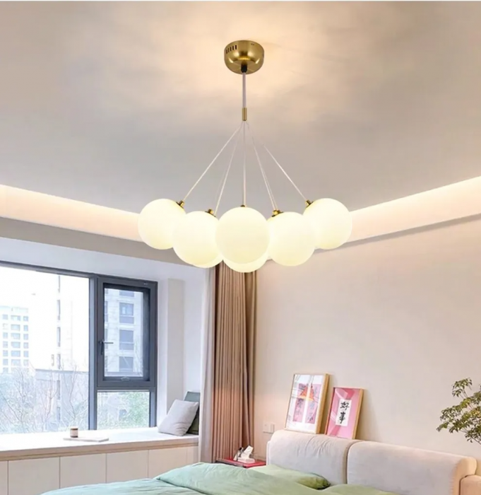 Lustra modernă 7/11 globuri – metal + sticlă, auriu/alb, design minimalist, E27 [1]