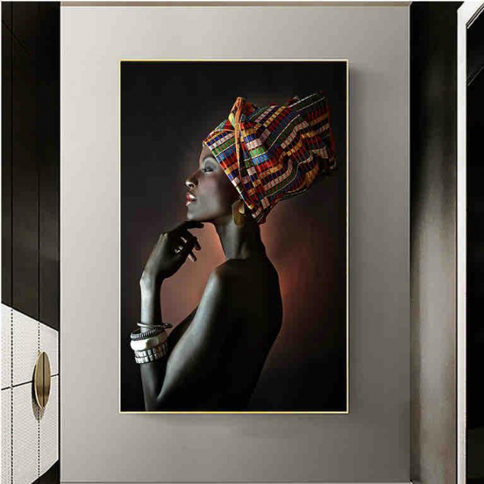 Tablou decorativ modern 70x100 cm – Portret femeie africană cu batic colorat și ramă aurie [1]
