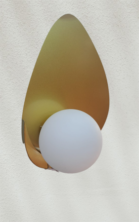 APLICE SI PLAFONIERE - Aplica 5060 GD metal auriu cu glob alb din sticlă, soclu E27, design elegant