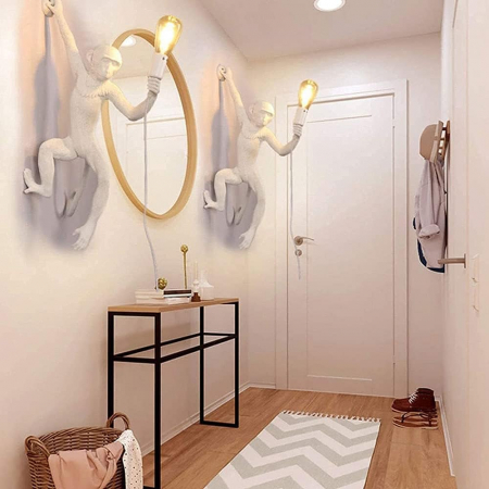 APLICE SI PLAFONIERE - Aplica B302 WH maimuță albă din rășină, perete, soclu E27, design original