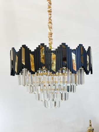 Lustra 109/400 – metal auriu + negru, sticlă imitând cristal, 6 becuri E14, diametru 40 cm, înălțime reglabilă [1]