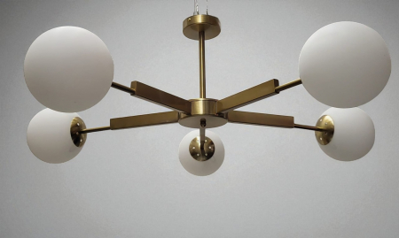 LUSTRE - Lustră 2555/5 – 5 becuri E27, Ø90 cm, metal crom/auriu, globuri sticlă albă mată