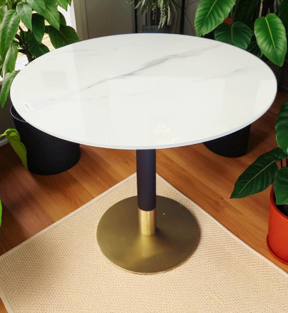Masă rotundă 066, blat compozit marmură albă cu vene gri, bază metalică negru-auriu, Ø80 cm [1]