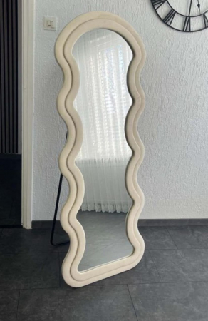 MOBILIER - Oglinda Ondulata cu Picior