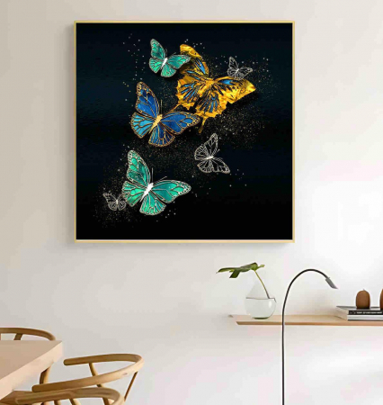TABLOURI - Tablou decorativ 80x80 cm – Fluturi colorați pe fundal negru cu accente aurii