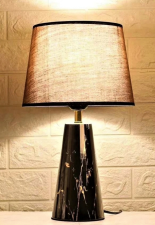 VEIOZE SI LAMPADARE - Veioză 9055 – Design Contemporan Maro/Negru