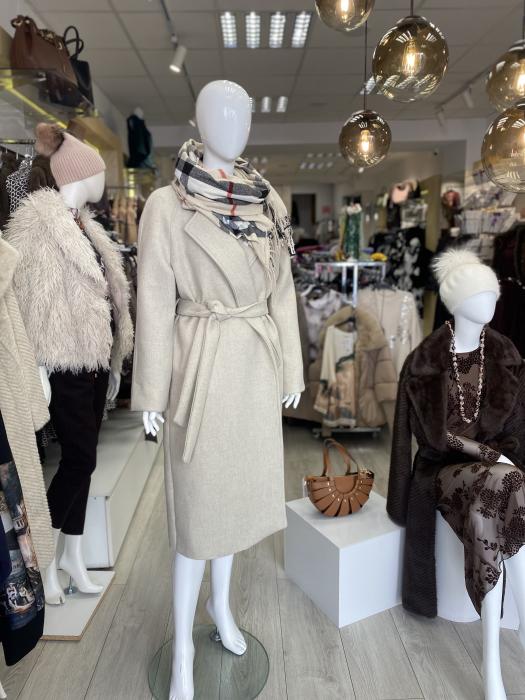 Pantalon piele ecologica scurt [2]