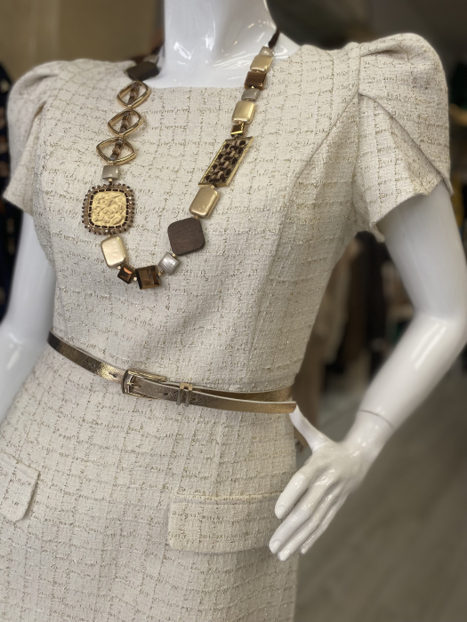 Rochie eleganta cu fir auriu [2]