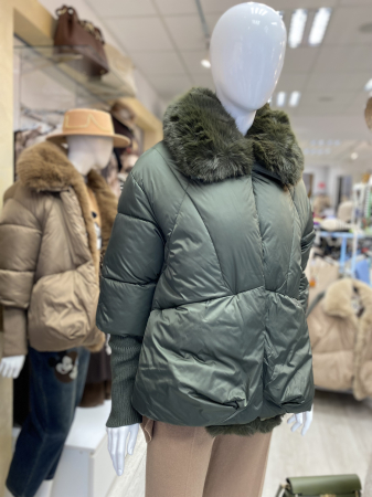 Geaca verde scurtă [1]