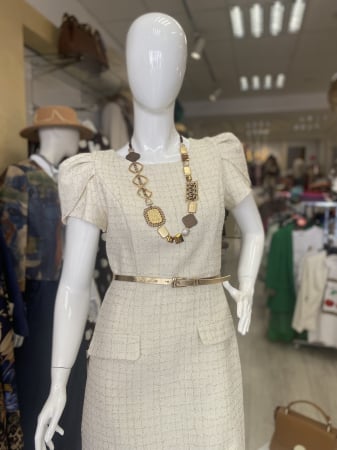 Rochie eleganta cu fir auriu [5]
