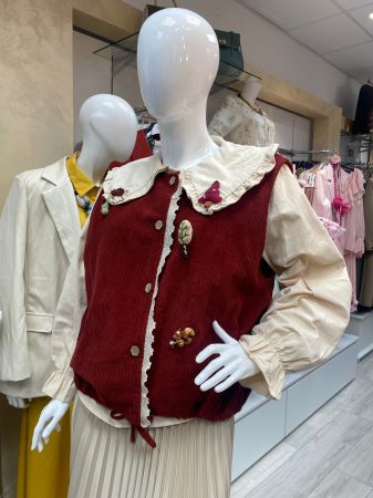 Compleu dama  cu vesta [2]