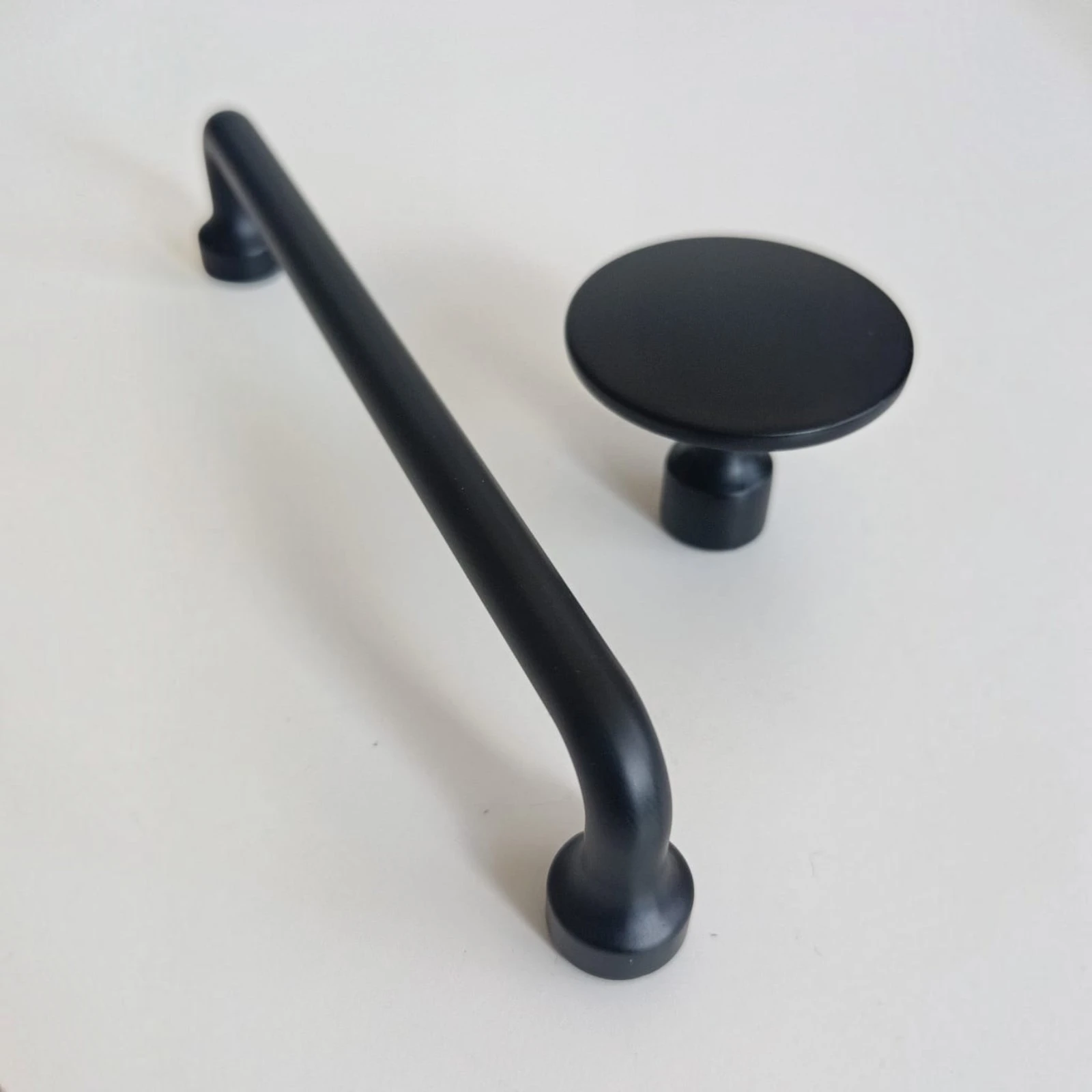 Mâner metalic Flinn pentru mobilier - interaxă 192 mm [3]