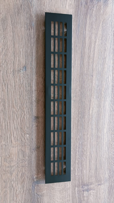 Grilaj aerisire finisaj negru [3]