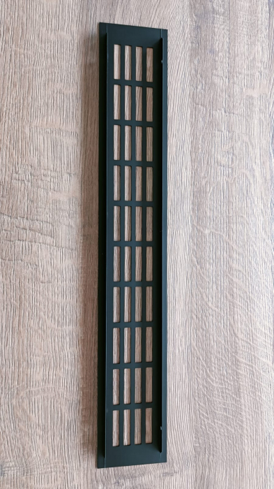 Grilaj aerisire finisaj negru [8]