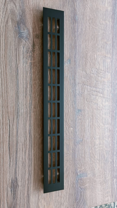 Grilaj aerisire finisaj negru [10]