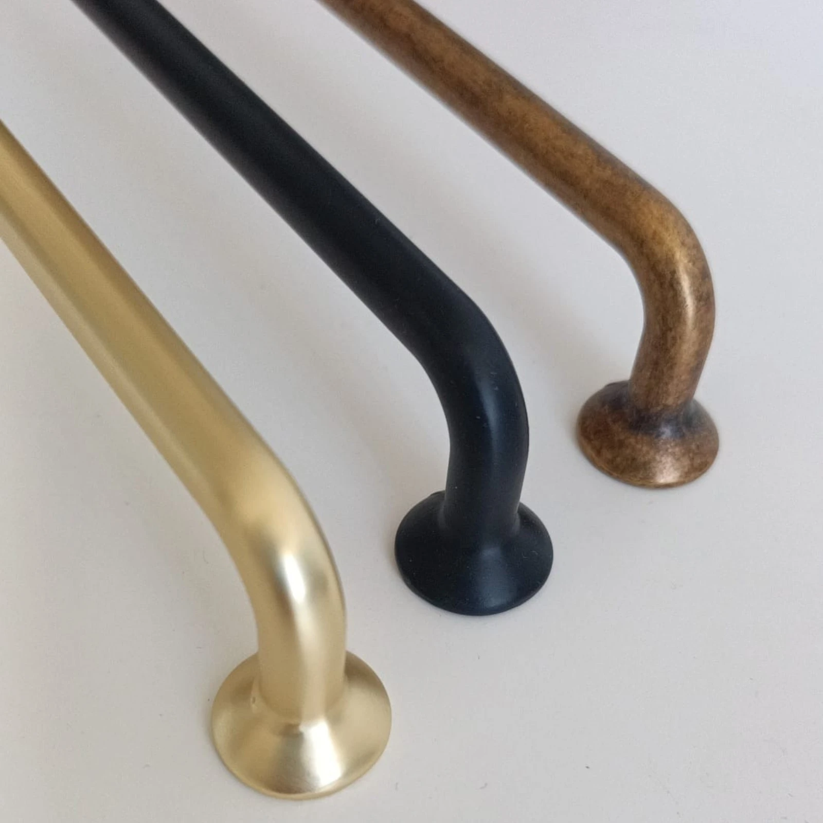 Mâner metalic Cors pentru mobilier – interax 160 mm [6]
