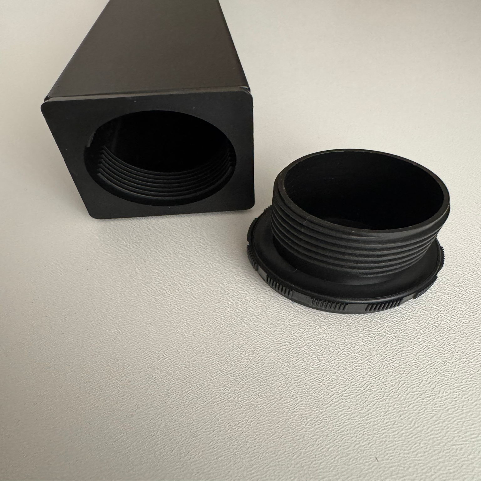 Picior mobilier h 710 mm cu flanșă [2]