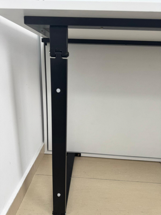 Sistem de pat rabatabil vertical, cu birou pliabil [8]