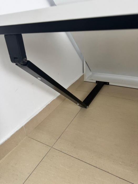 Sistem de pat rabatabil vertical, cu birou pliabil [16]