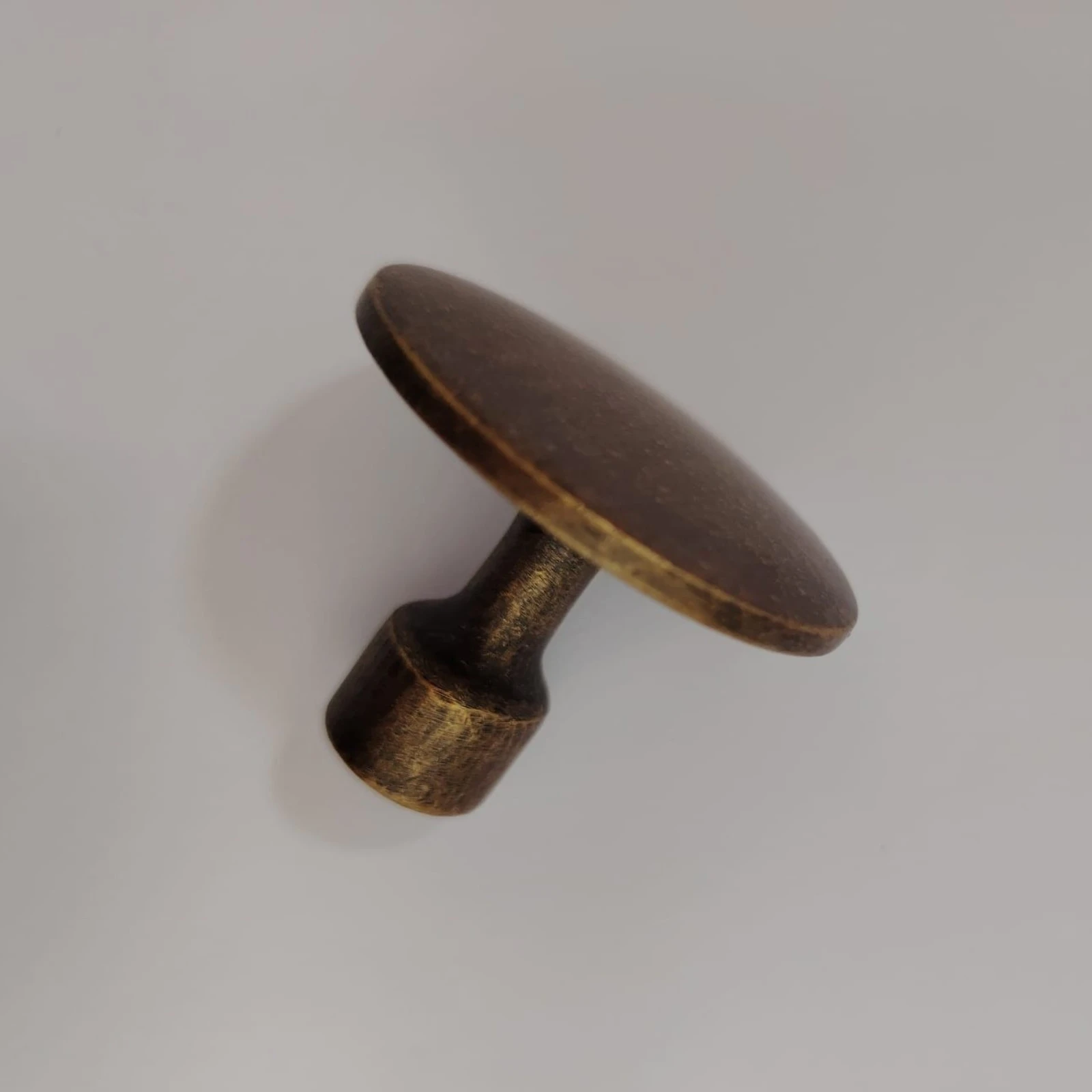Buton metalic rotund Flinn pentru mobilier, Ø40 mm [16]