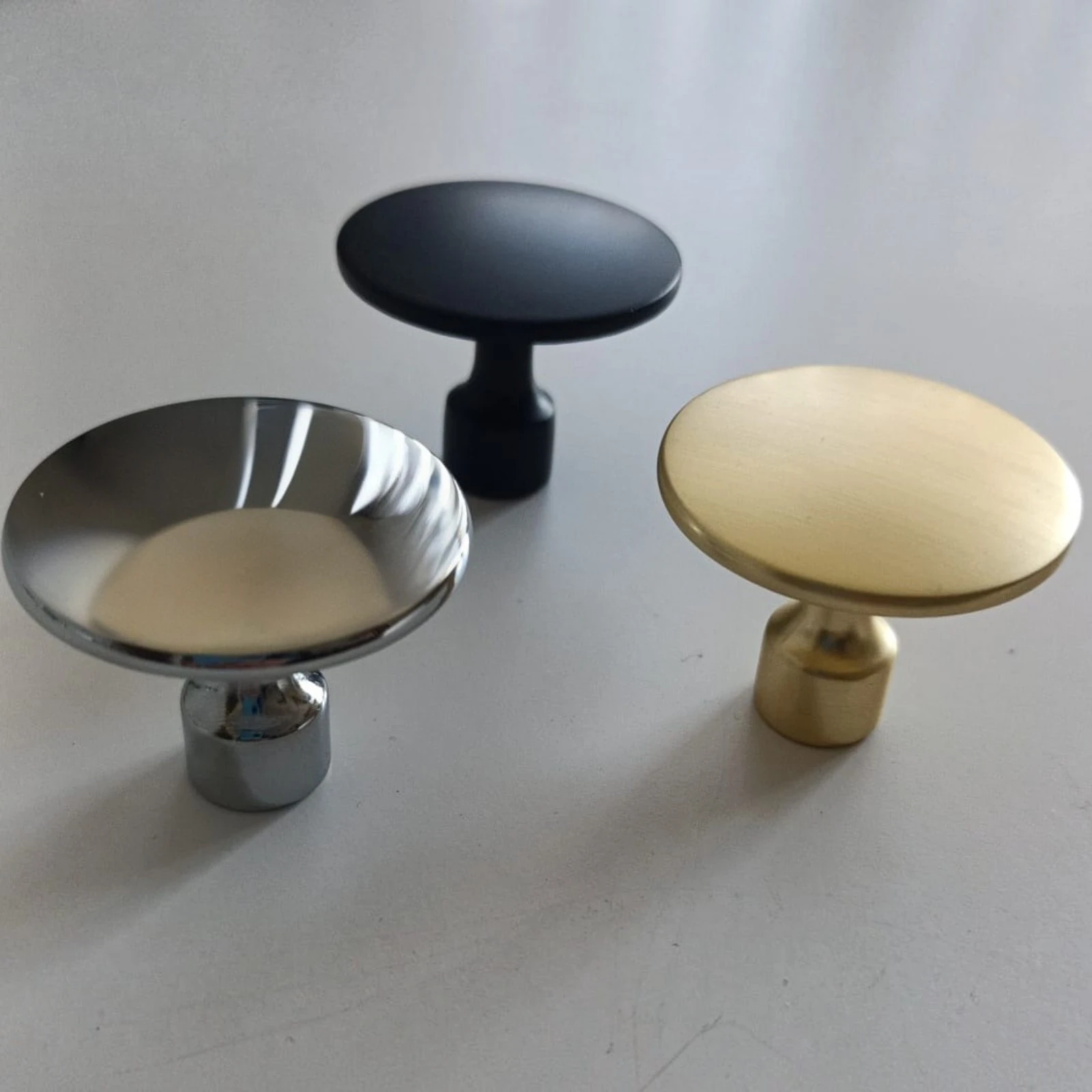 Buton metalic rotund Flinn pentru mobilier, Ø40 mm [7]