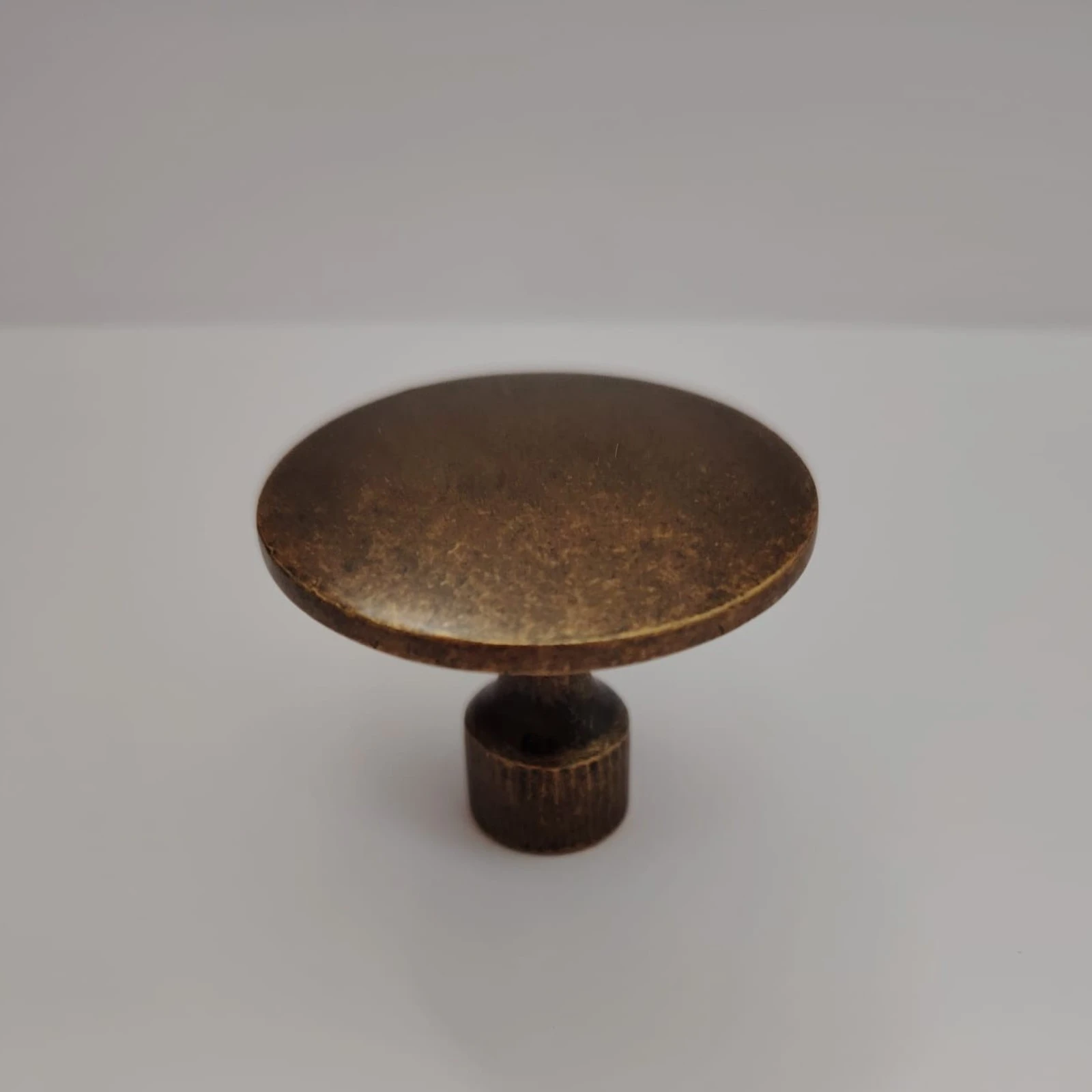 Buton metalic rotund Flinn pentru mobilier, Ø40 mm [14]