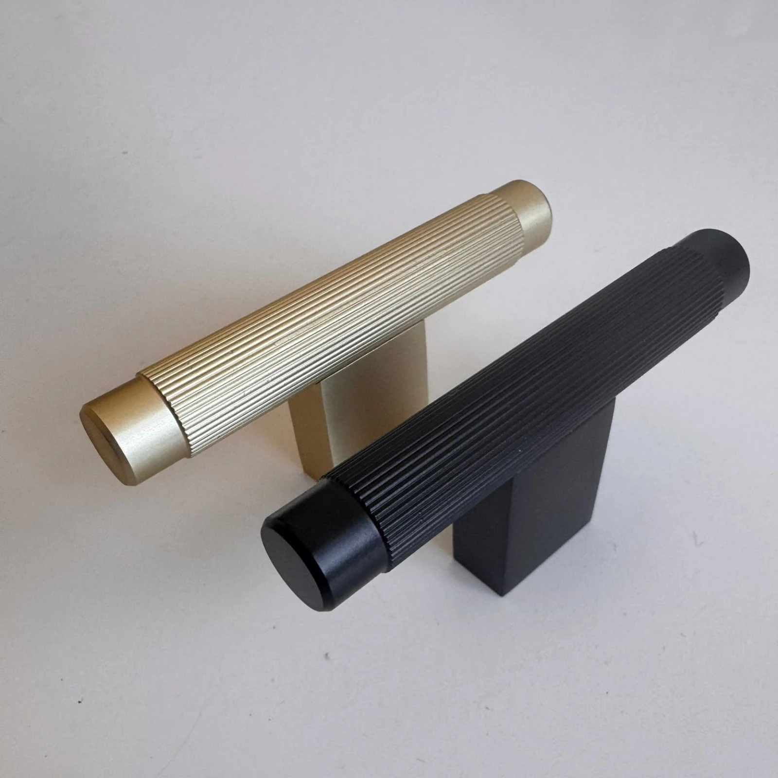 Buton metalic West Deluxe cilindric și striat - tip T [8]