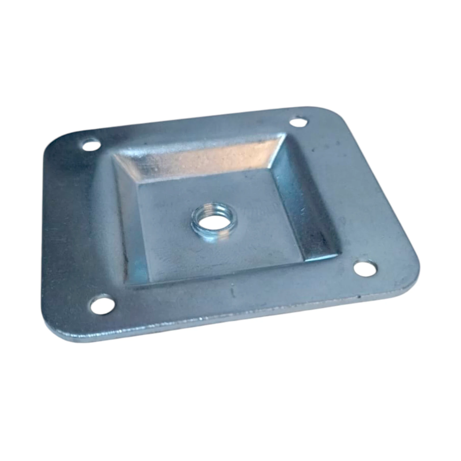 Conector metalic pentru fixarea piciorului de mobilier [1]