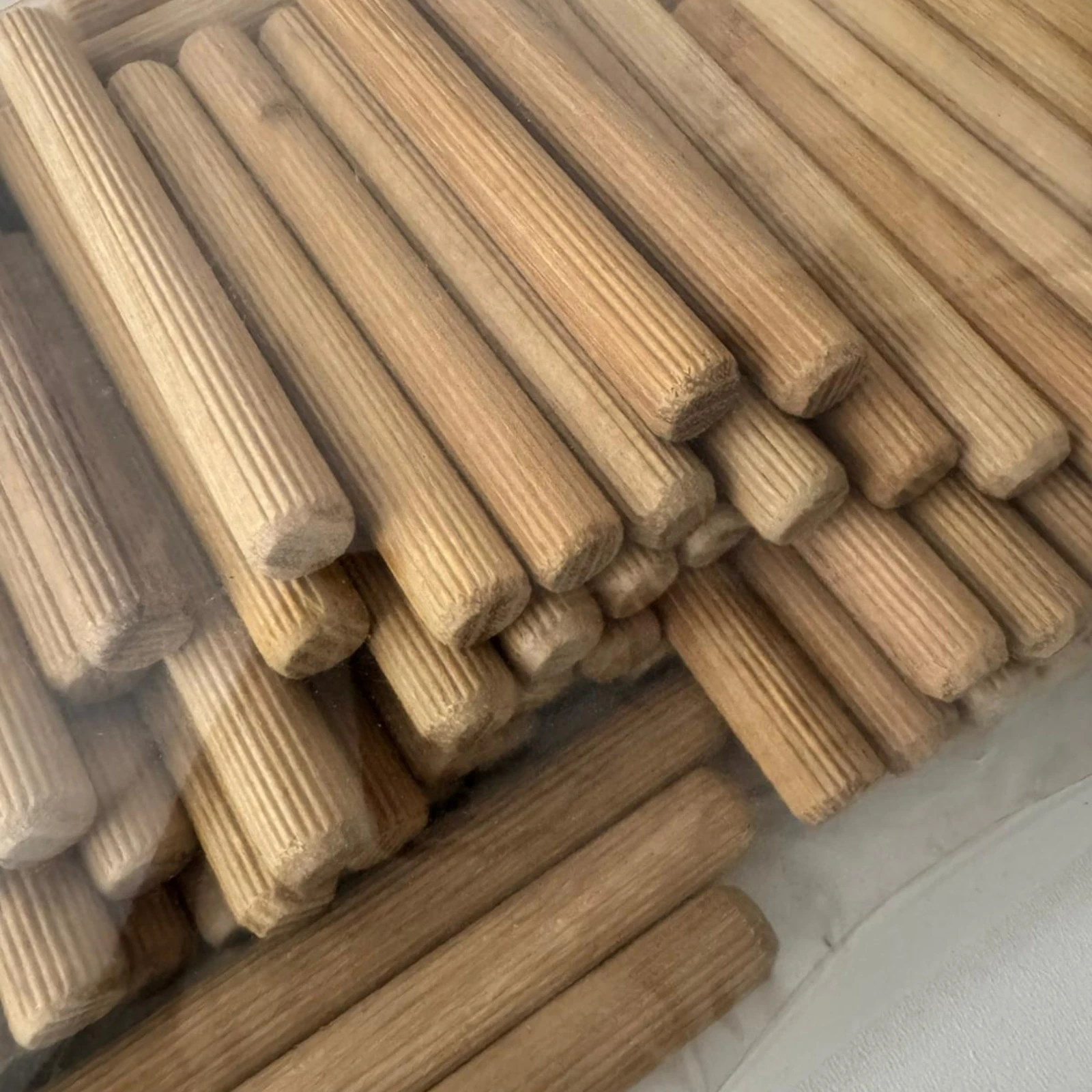 Dibluri , Lamele și Baghete Lemn - Dibluri lemn Salcâm canelate – Ø 12 mm