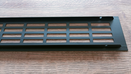 Grilaj aerisire finisaj negru [1]