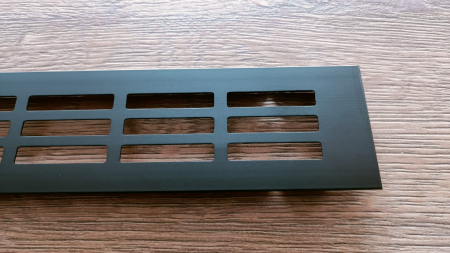 Grilaj aerisire finisaj negru [5]