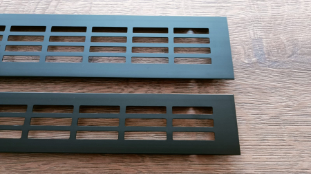Grilaj aerisire finisaj negru [11]