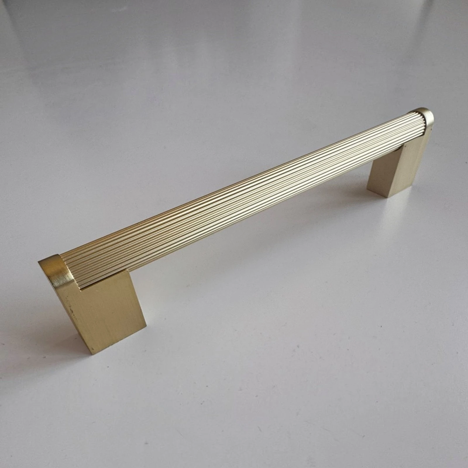 Manere si Picioare pentru mobilă - Mâner metalic West Deluxe - interaxă 160 mm
