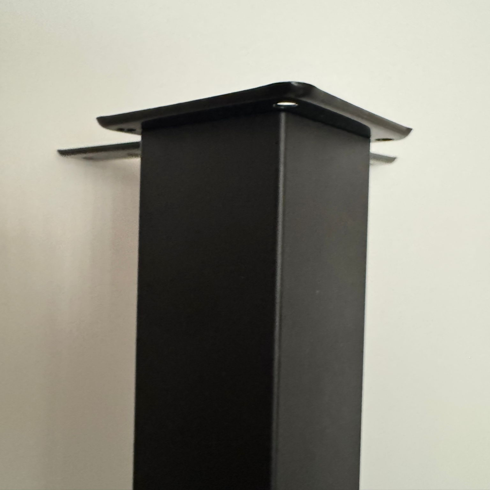 Picior mobilier h 710 mm cu flanșă [3]